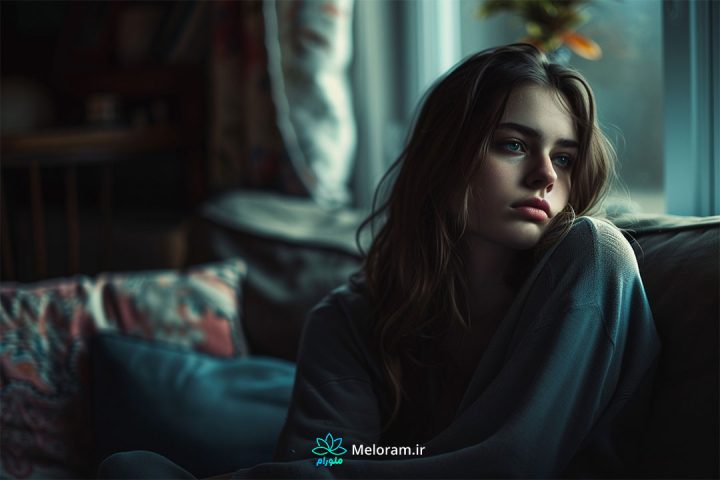 زنی زیبا که از رشد نکردن بلوغ عاطفی خود ناراخت است